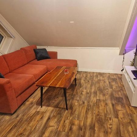 Smaller Apartment Next To Bridge Tromso Exterior photo