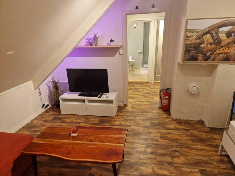 Smaller Apartment Next To Bridge Tromso Exterior photo